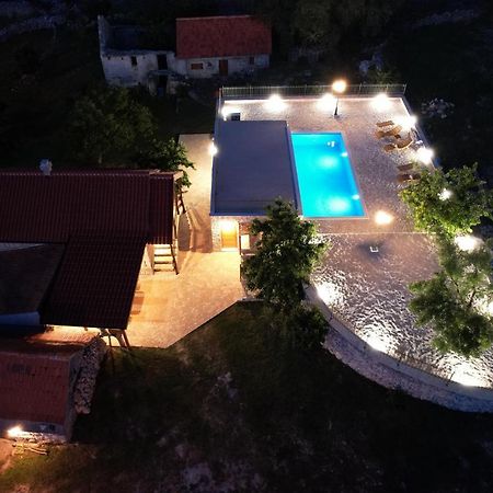Patakun Holiday Home For 5, With Heated Pool Lecevica Екстериор снимка