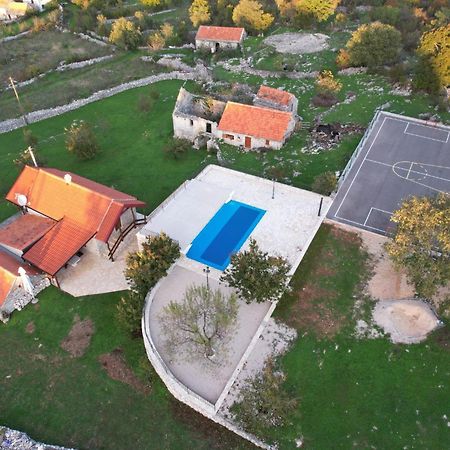Patakun Holiday Home For 5, With Heated Pool Lecevica Екстериор снимка