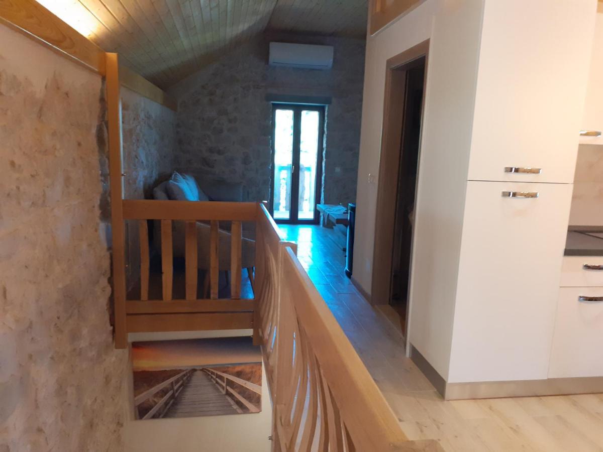 Patakun Holiday Home For 5, With Heated Pool Lecevica Екстериор снимка