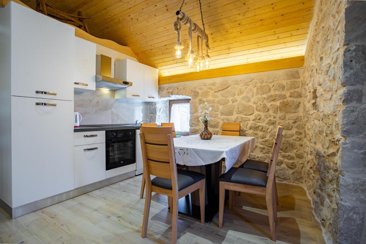 Patakun Holiday Home For 5, With Heated Pool Lecevica Екстериор снимка