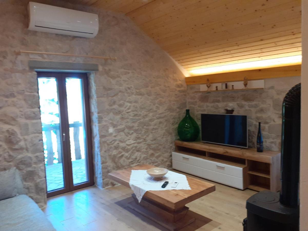 Patakun Holiday Home For 5, With Heated Pool Lecevica Екстериор снимка