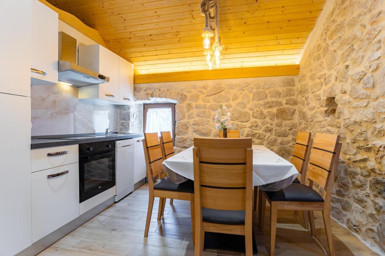 Patakun Holiday Home For 5, With Heated Pool Lecevica Екстериор снимка