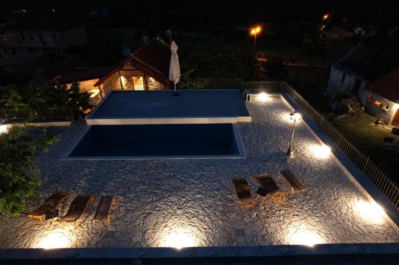 Patakun Holiday Home For 5, With Heated Pool Lecevica Екстериор снимка