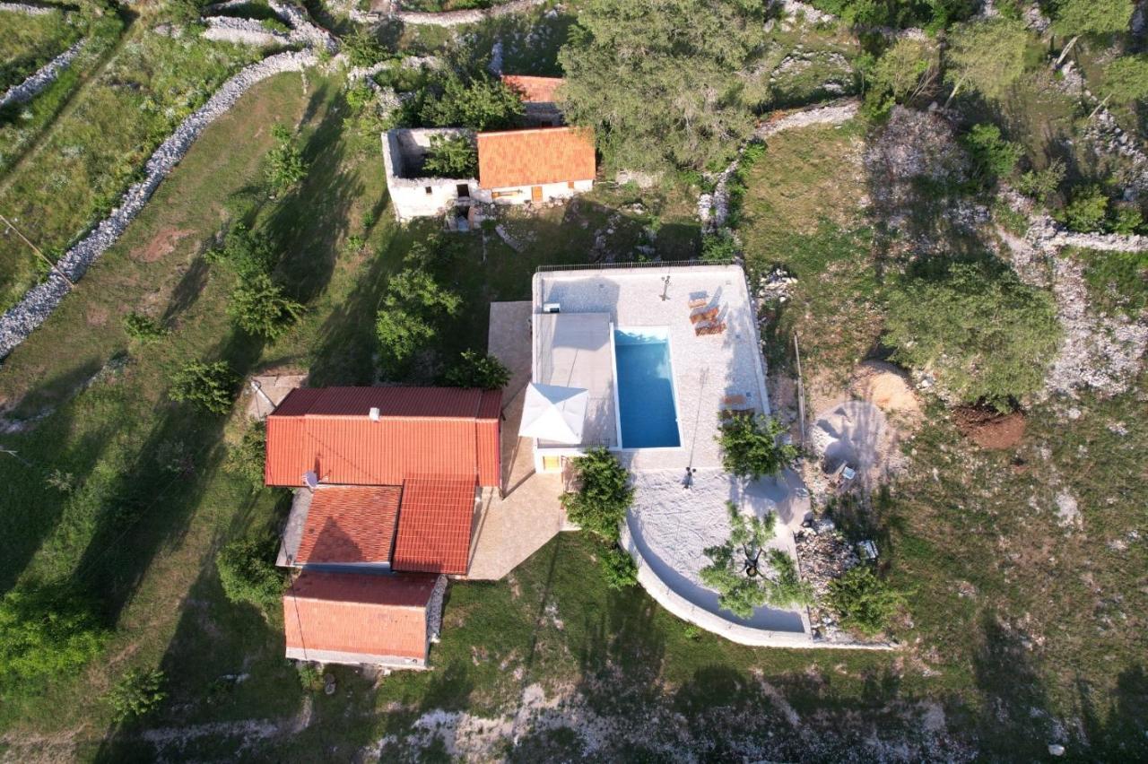 Patakun Holiday Home For 5, With Heated Pool Lecevica Екстериор снимка