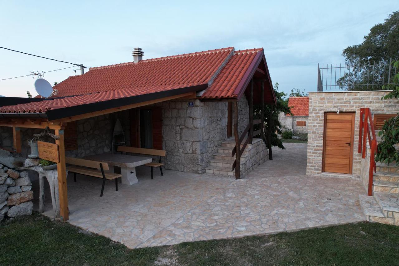 Patakun Holiday Home For 5, With Heated Pool Lecevica Екстериор снимка