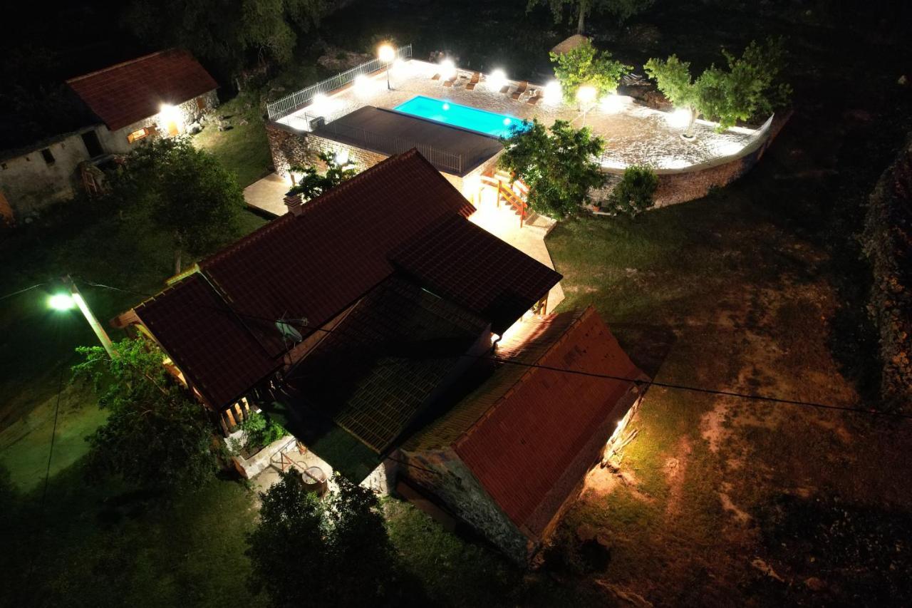 Patakun Holiday Home For 5, With Heated Pool Lecevica Екстериор снимка