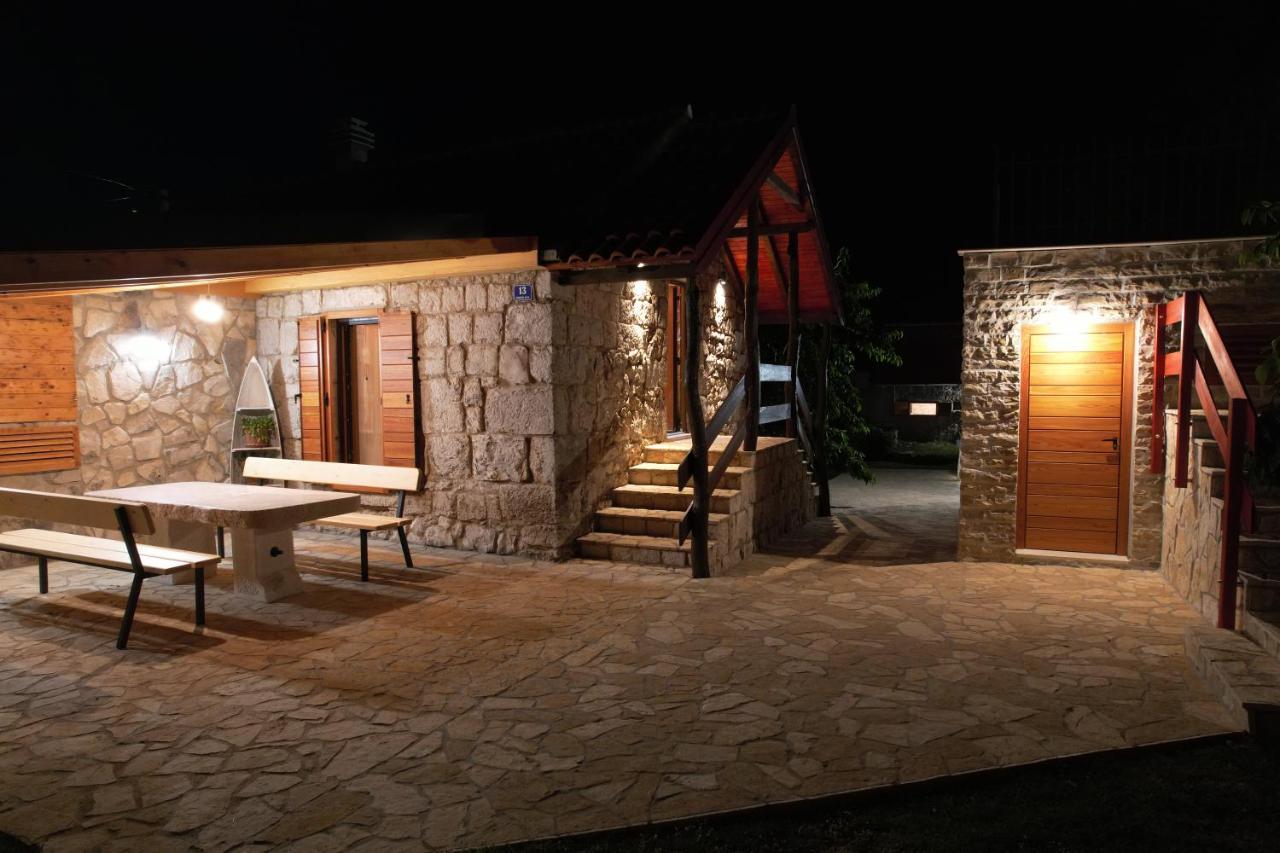 Patakun Holiday Home For 5, With Heated Pool Lecevica Екстериор снимка