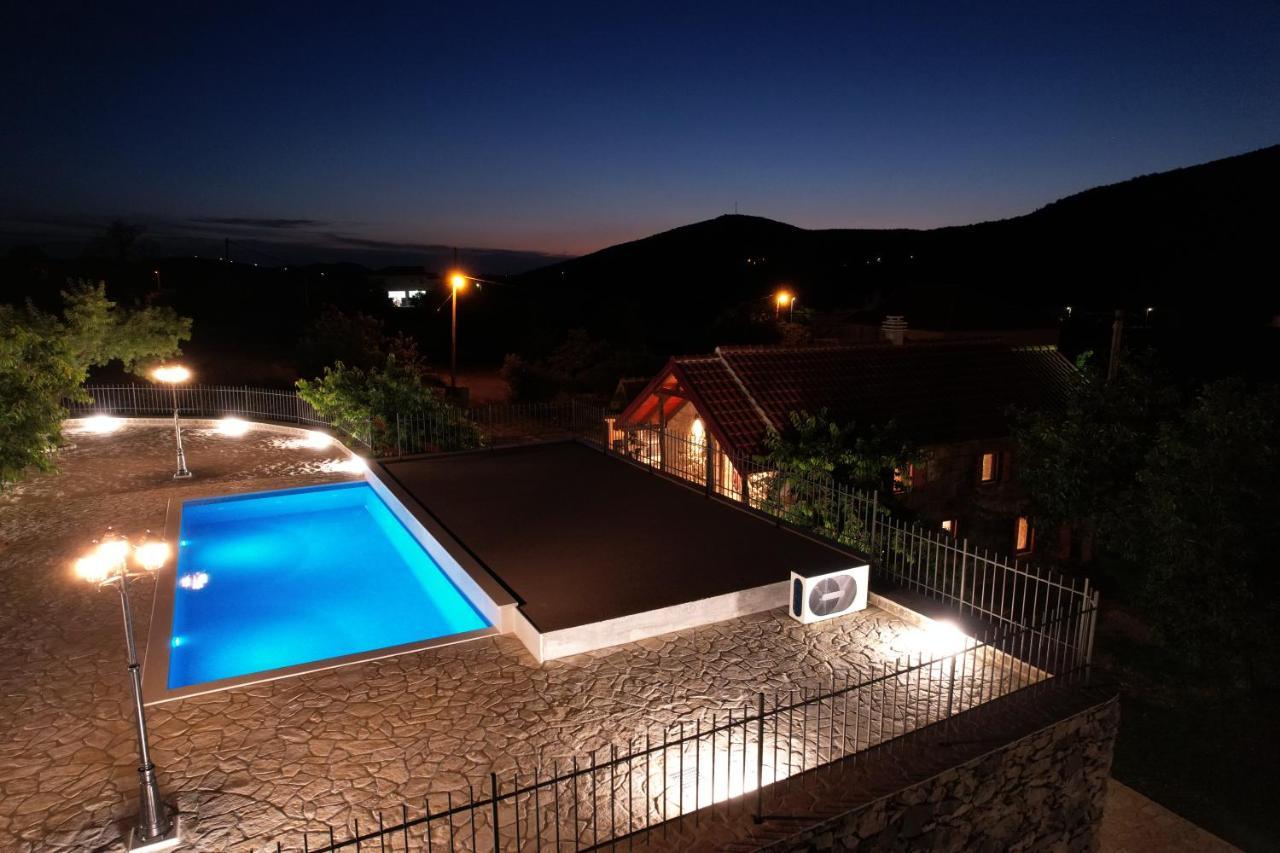 Patakun Holiday Home For 5, With Heated Pool Lecevica Екстериор снимка