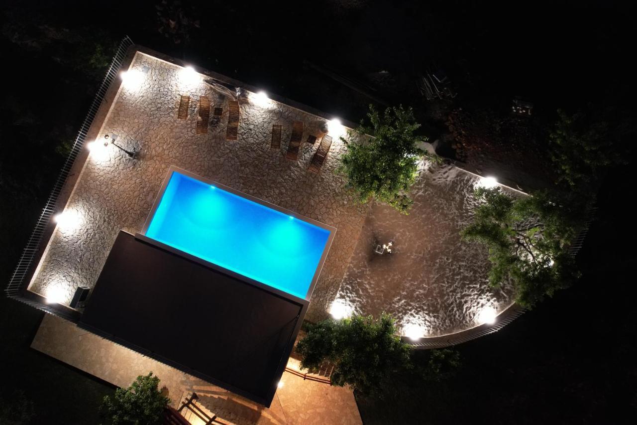 Patakun Holiday Home For 5, With Heated Pool Lecevica Екстериор снимка